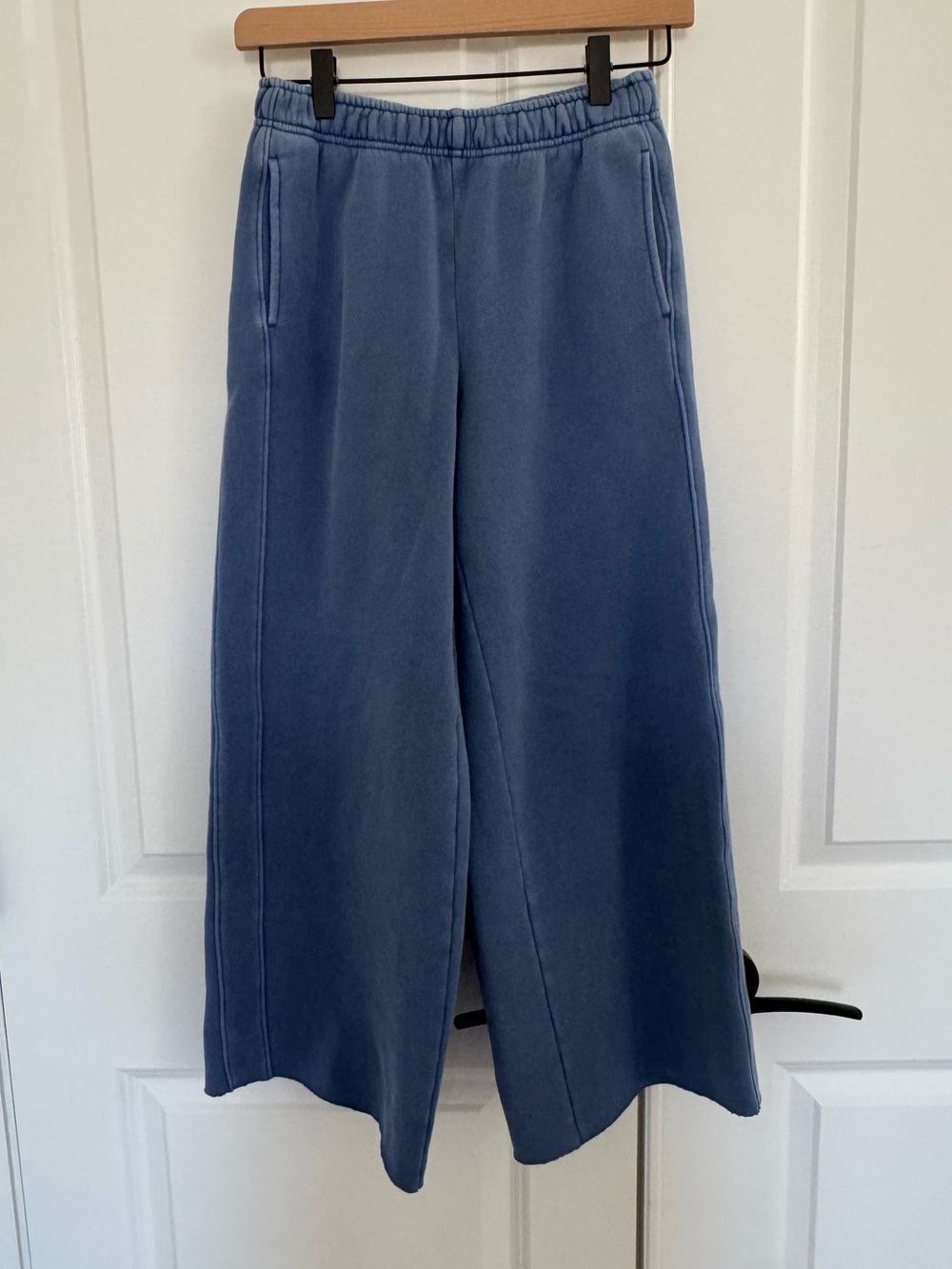 aerie Relaxed Wide-Leg Sweatpants in Dusty Blue / Raw Hem